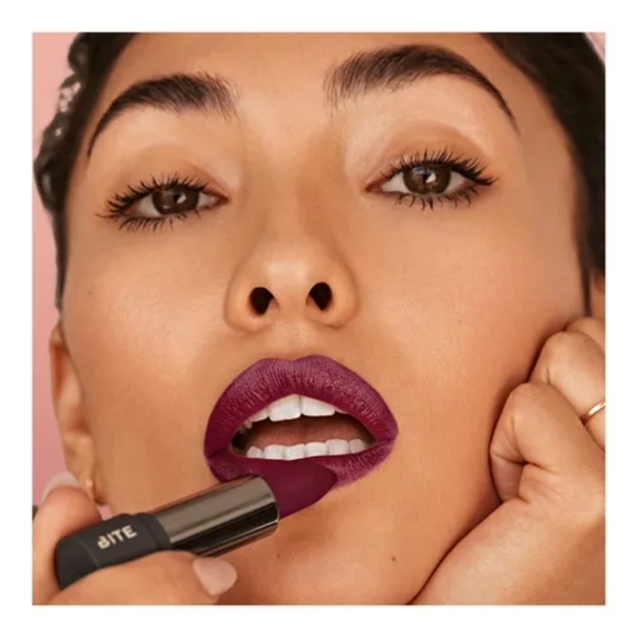 NIB Bite Beauty Power Move Hydrating Soft Matte Lipstick in Beetroot - Picture 4 of 8